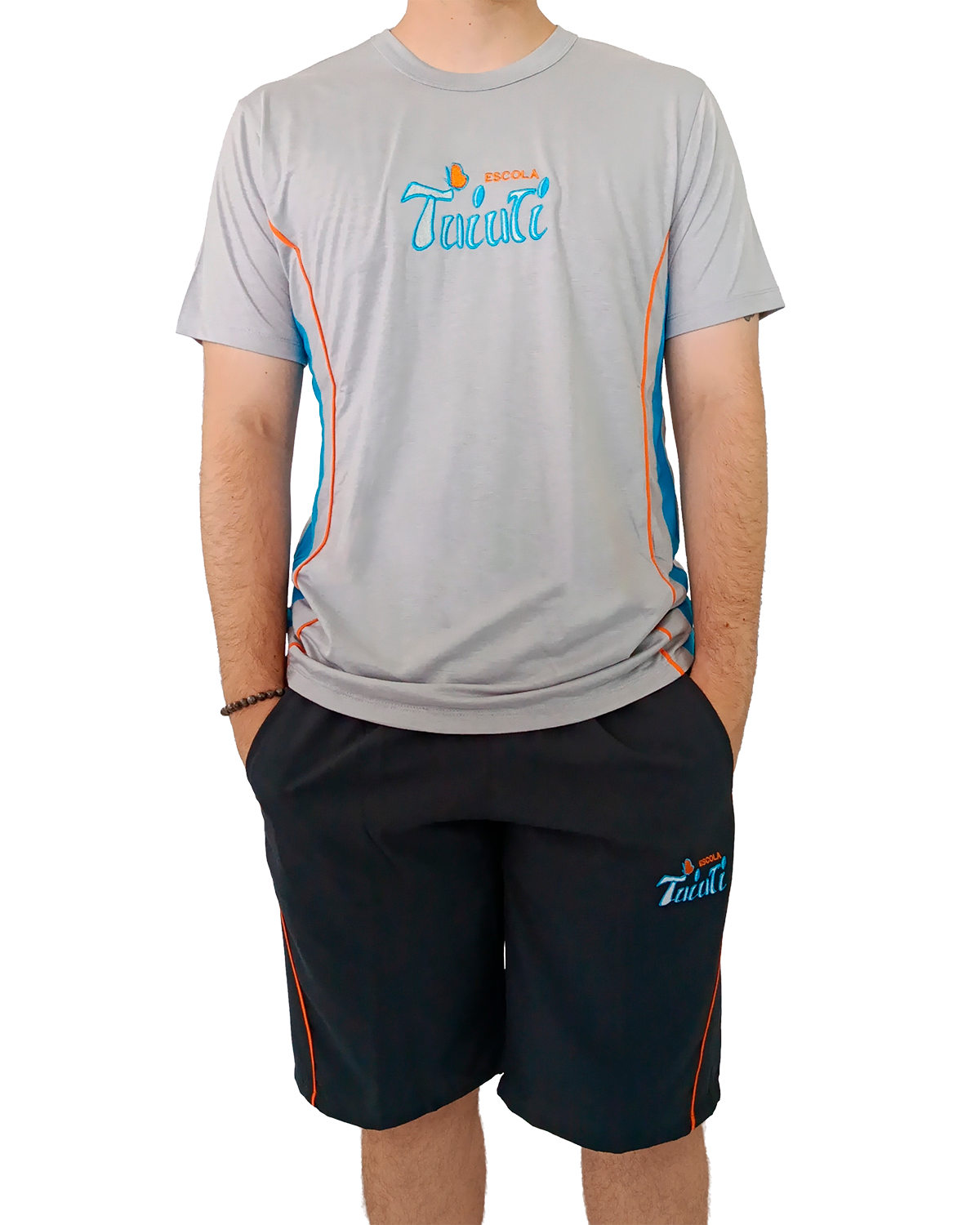 Camiseta Cinza Claro / Bermuda Tactel